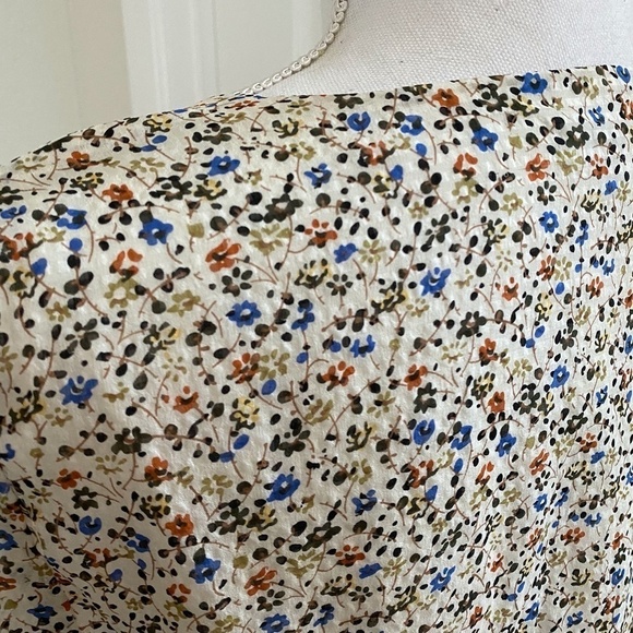 Silk V-Neck Peplum Popover Top in Fieldwalk Floral - Picture 6 of 9